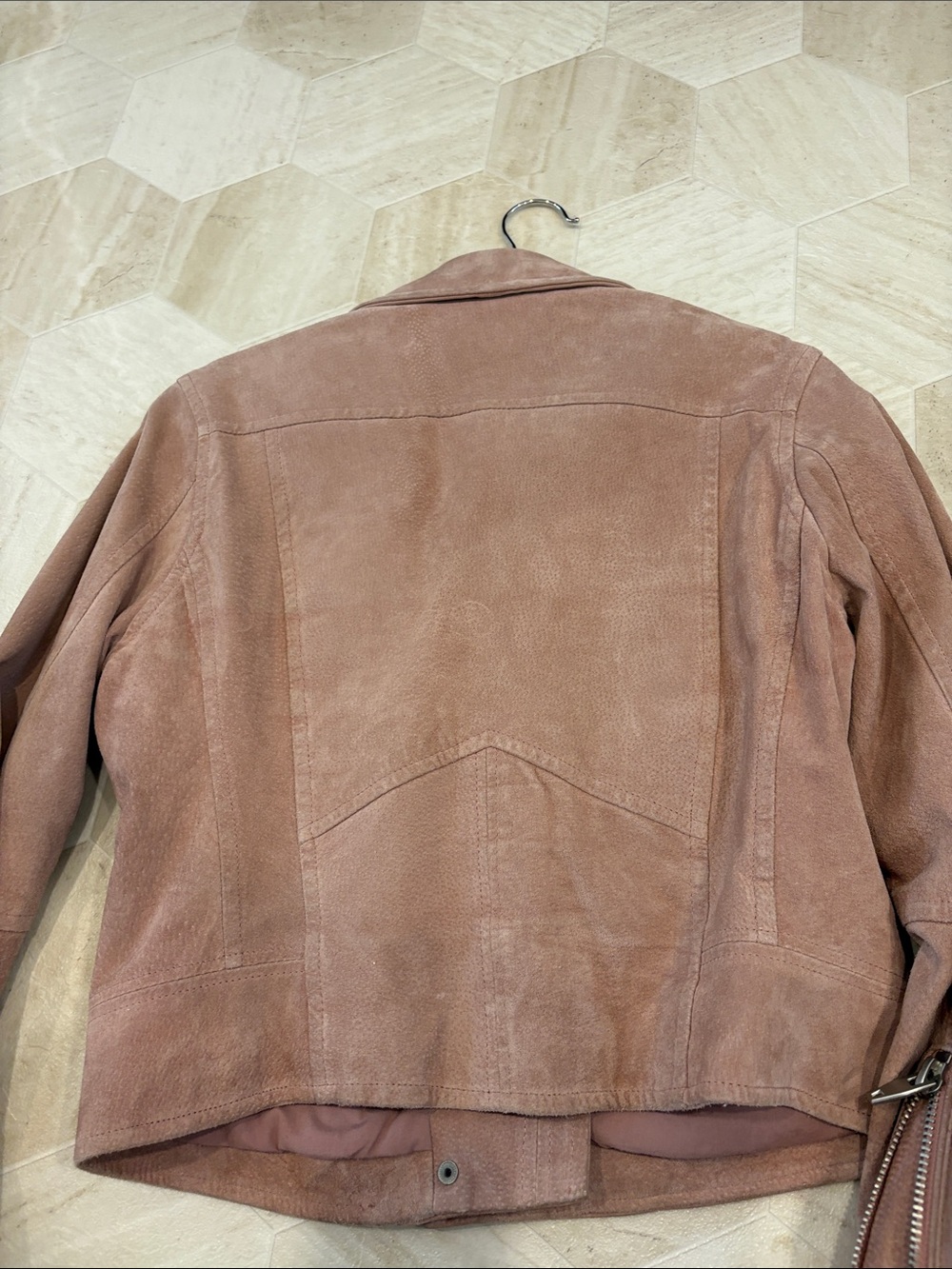 Leather jacket - Picture 4 of 4